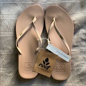 Reef sandals (Size 7)